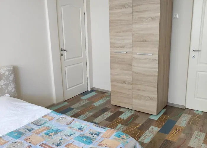 Apartmán Bulevardul Tomis 99, Apartament 2 Cam, Zona Pietonala Weekend, Vedere Parcul Operei, Ideal Familii Constanţa